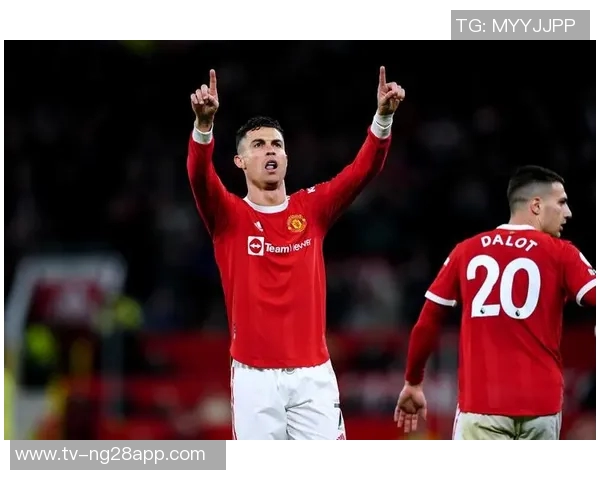 塞梅多传中C罗错失良机做出遗憾手势只差一点就能进球