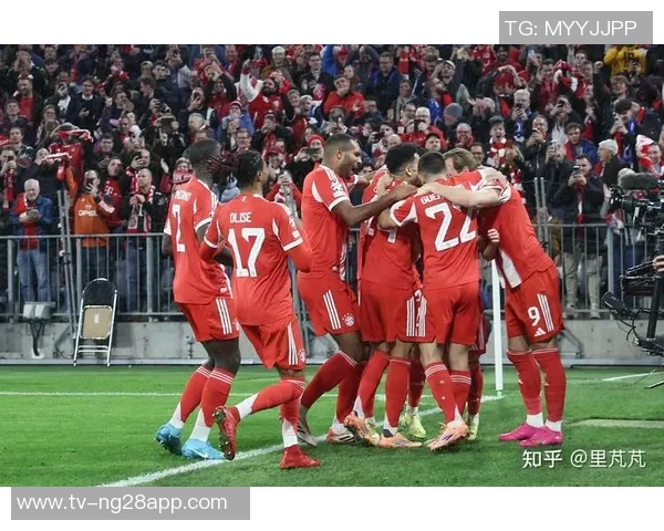 拜仁高层与孔帕尼今夏欲引西蒙斯交易遭赫内斯否决